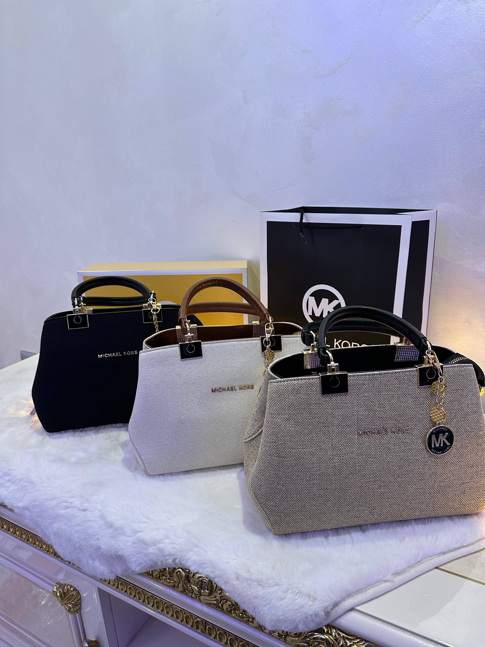 Michael Kors чанта