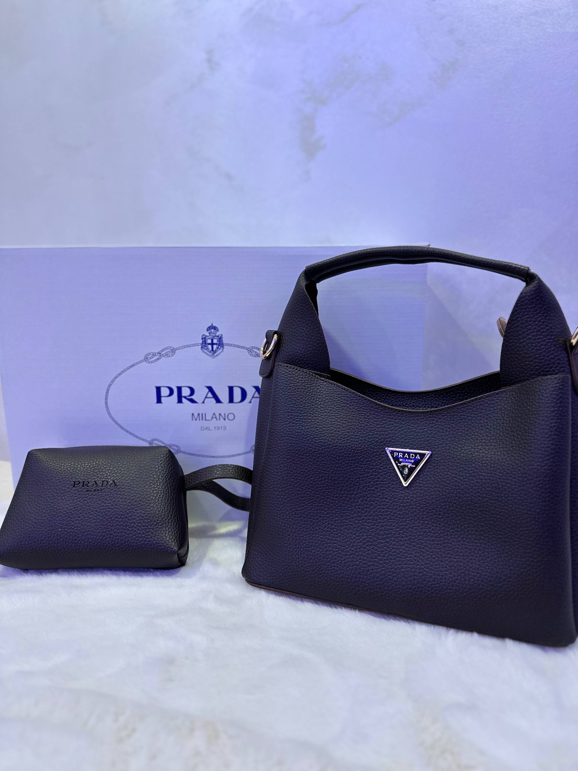 Prada чанта